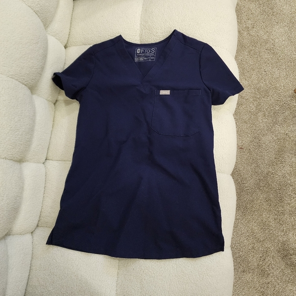 Figs Tops - Figs Catarina One Pocket Scrub Top in Navy